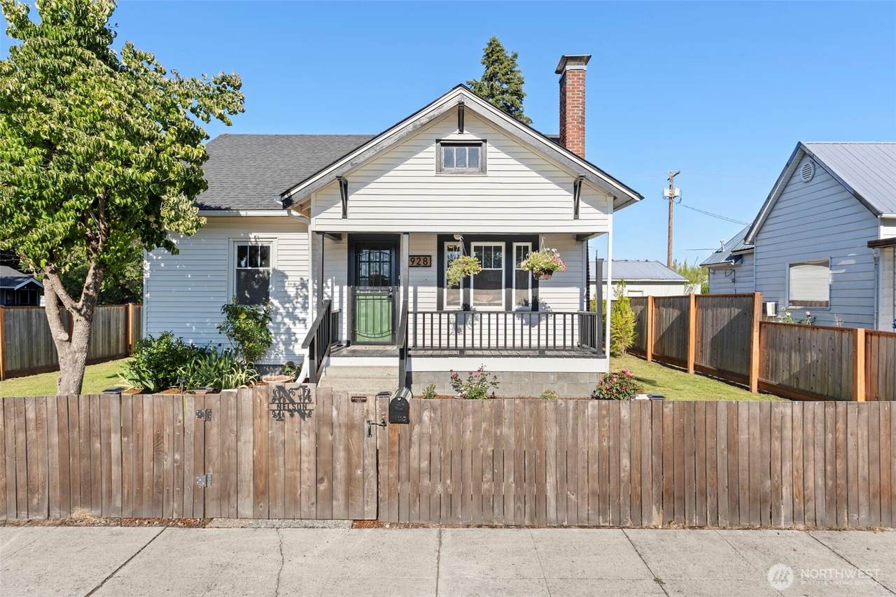 928 F Street - Photo 1