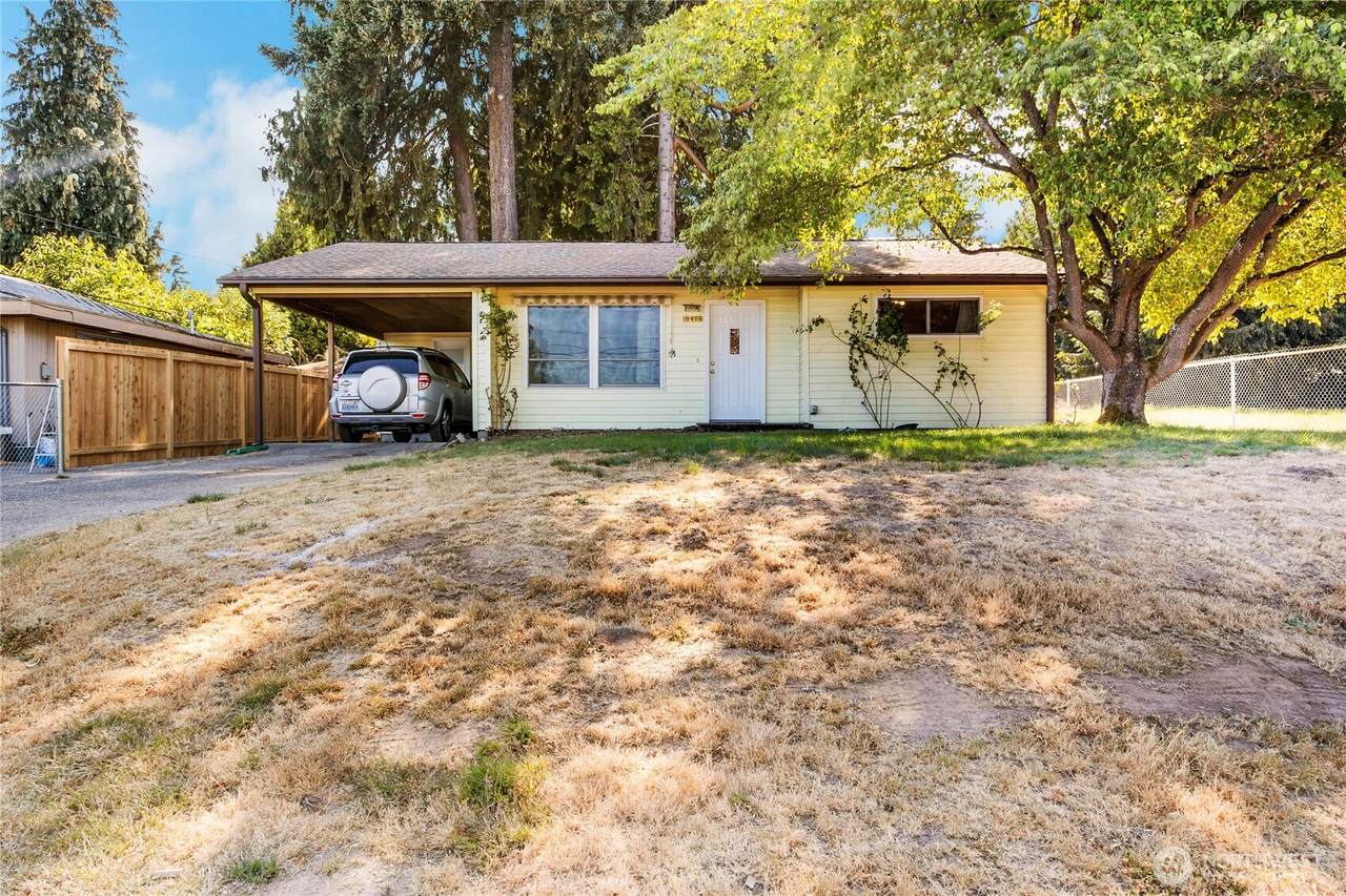 10406 55th Avenue - Photo 1