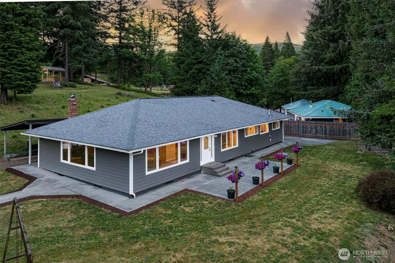 407 Dubois Road - Photo 1