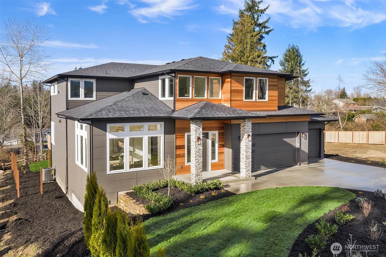 507 Orcas Ave Ne - Photo 1