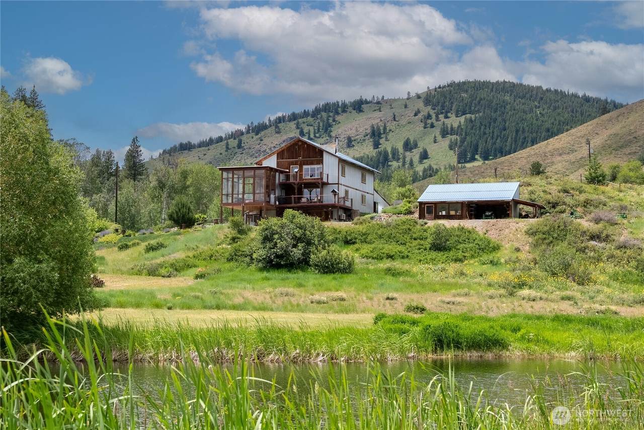 494 Rendezvous Road - Photo 1