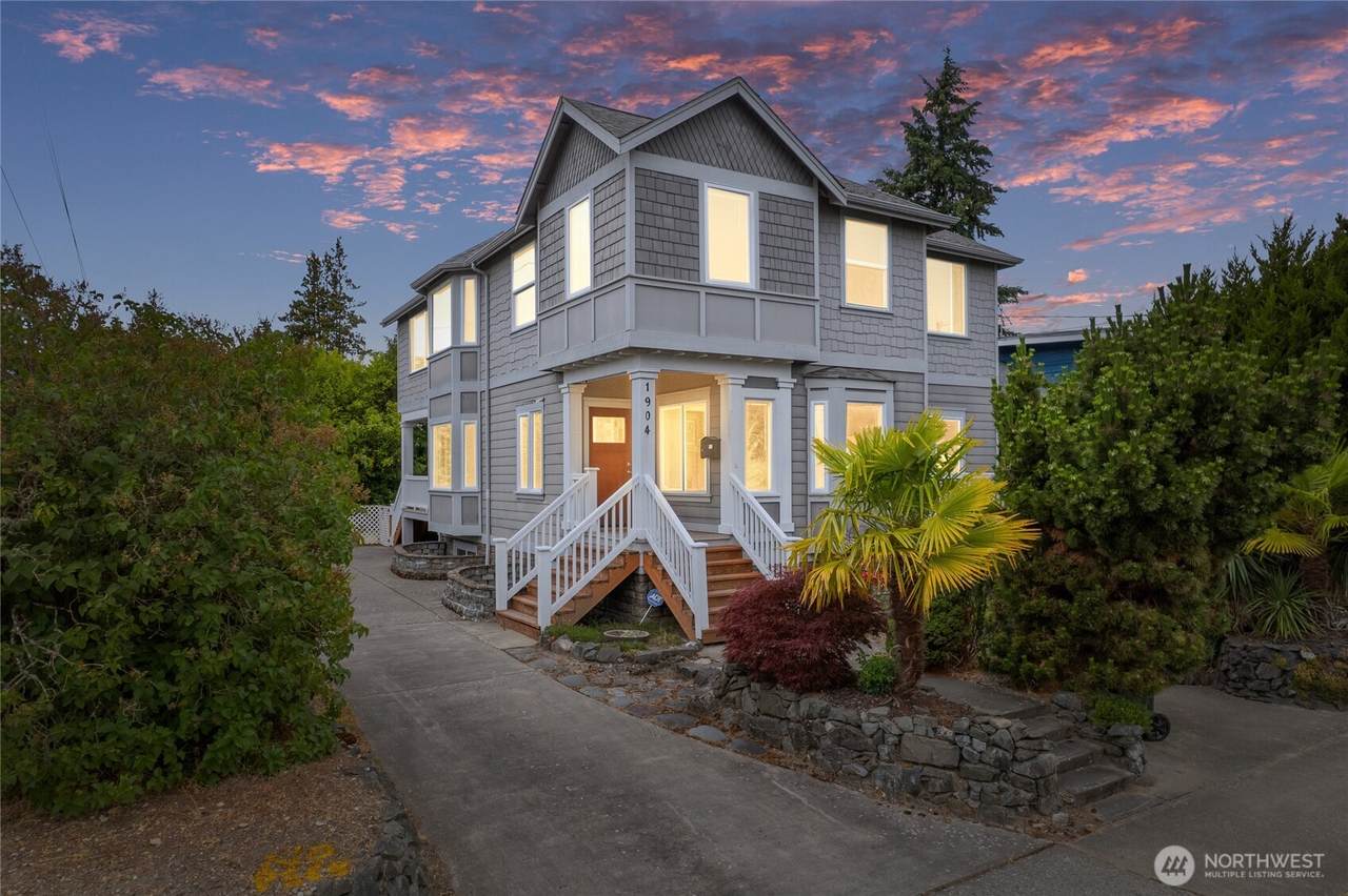 1904 Proctor Street - Photo 1