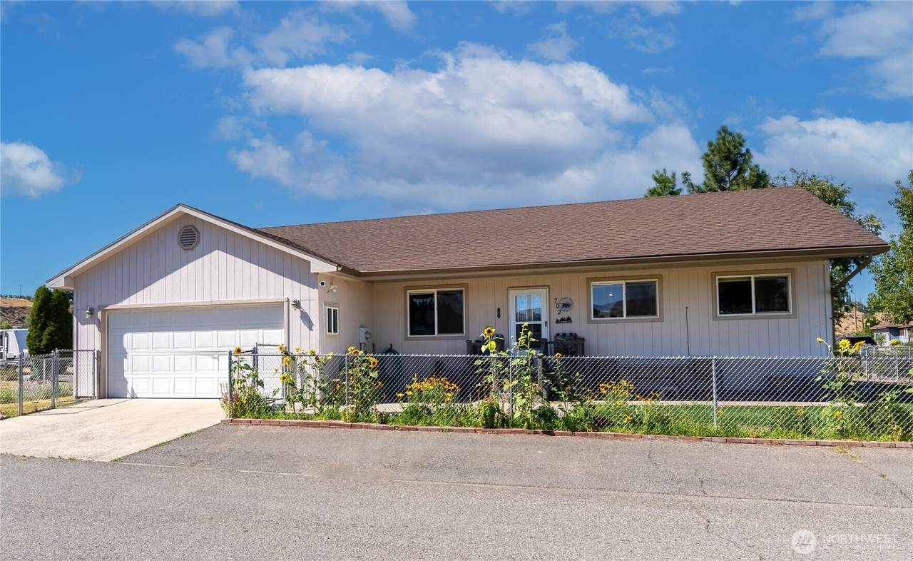 702 Shady Lane - Photo 1