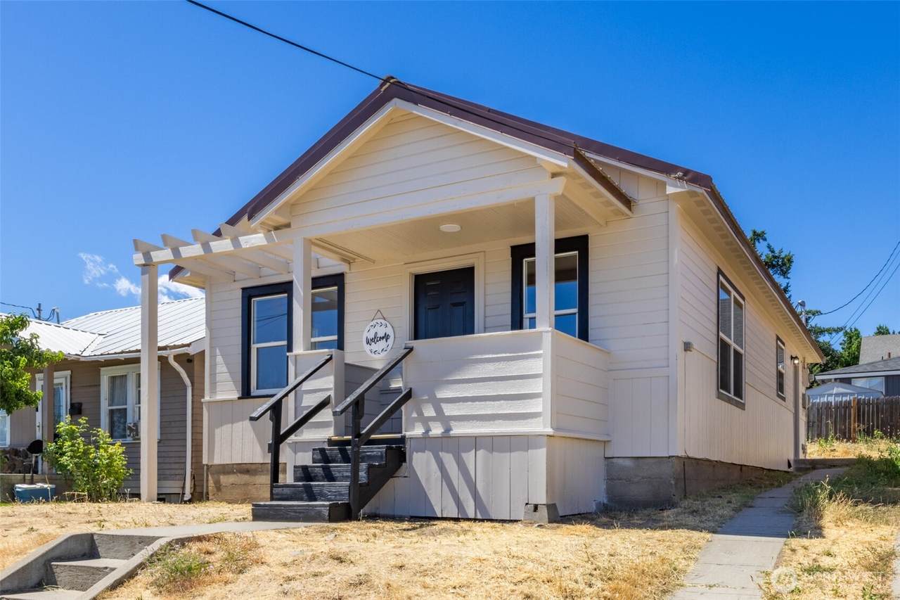 504 Methow Street - Photo 1