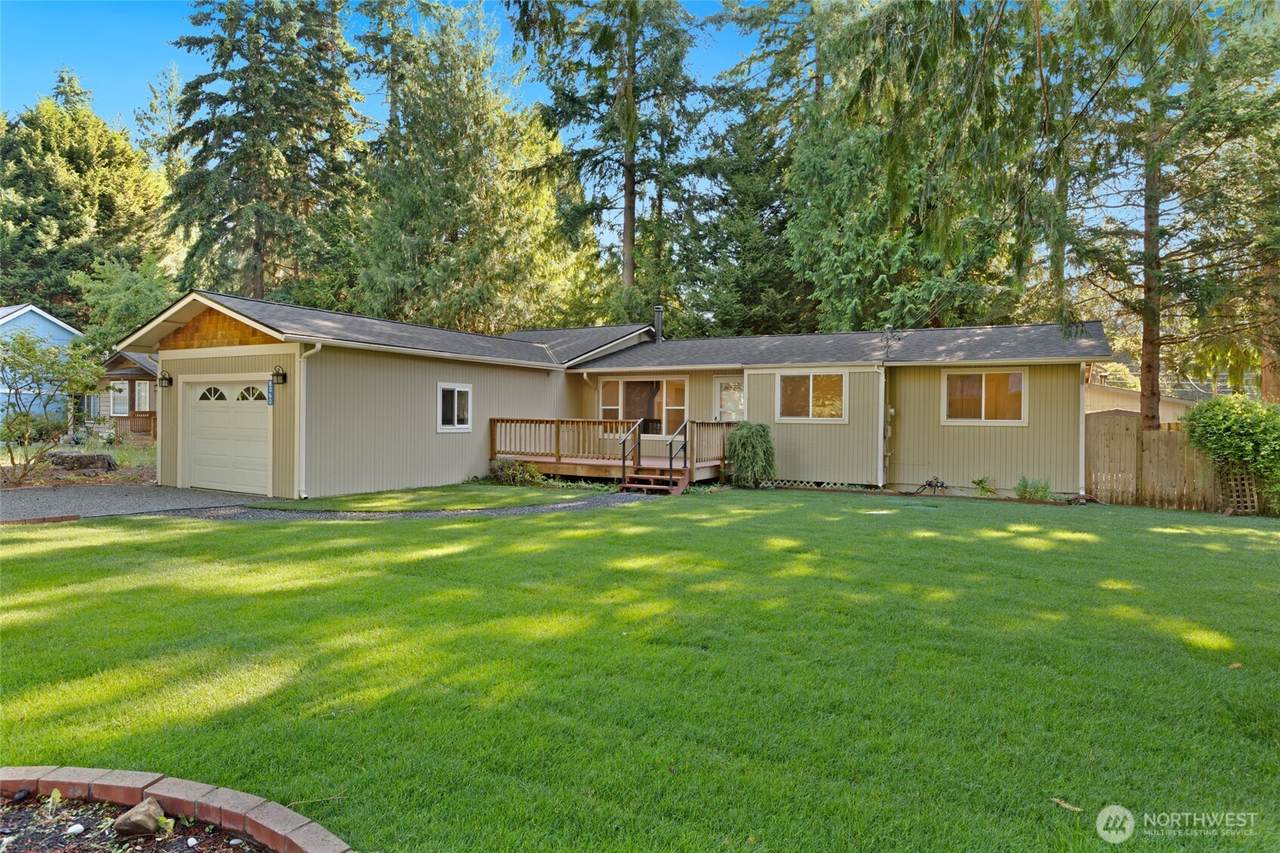8060 Ne Seawind Ave - Photo 1