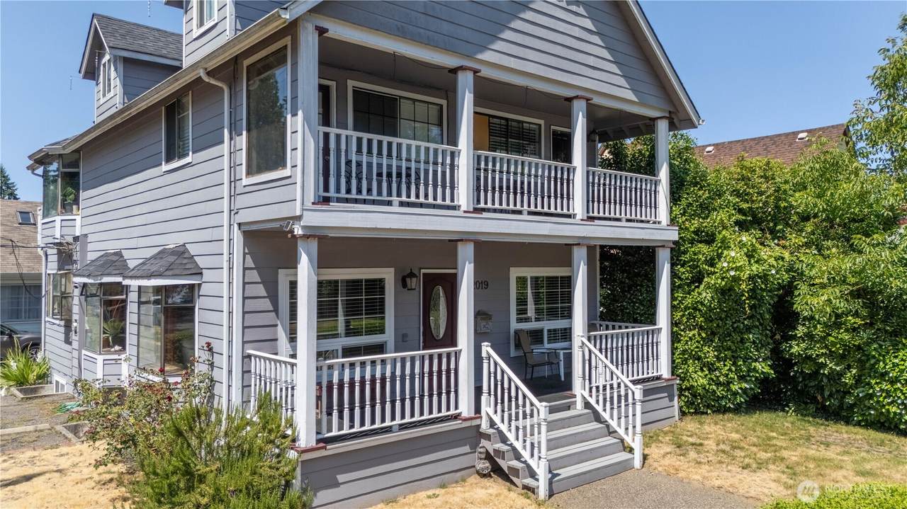 2019 Capitol Way - Photo 1