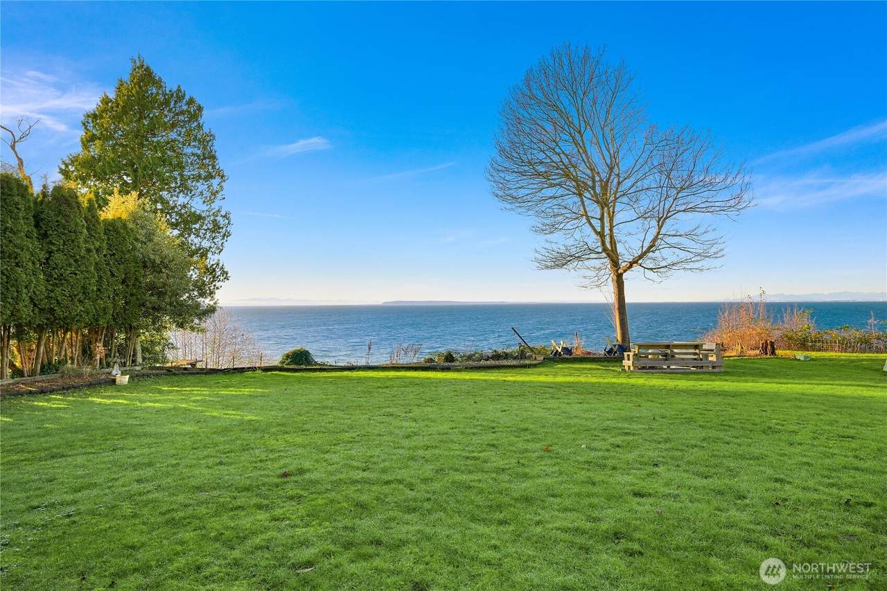 8539 Semiahmoo Drive - Photo 1