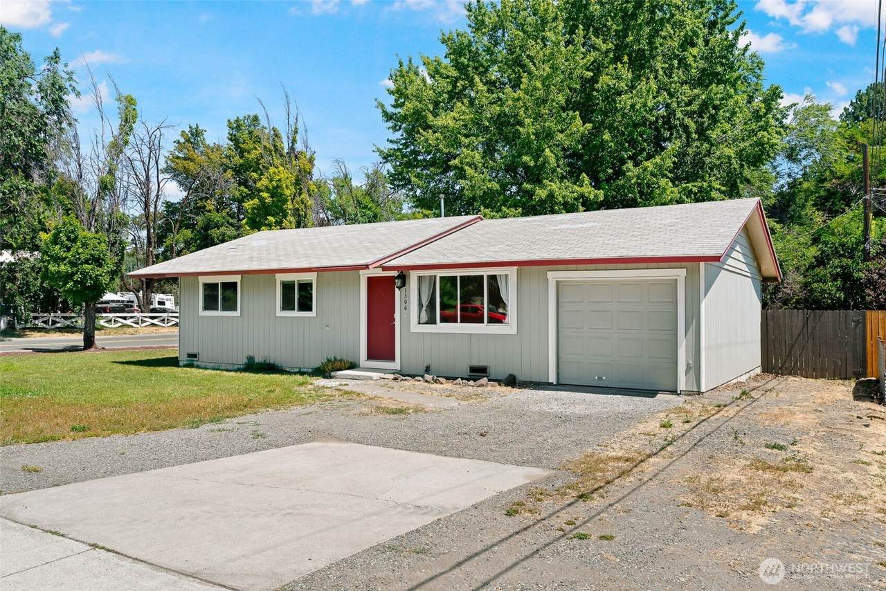 1306 Water Street - Photo 1