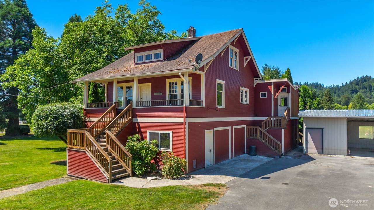 5609 318th Avenue - Photo 1