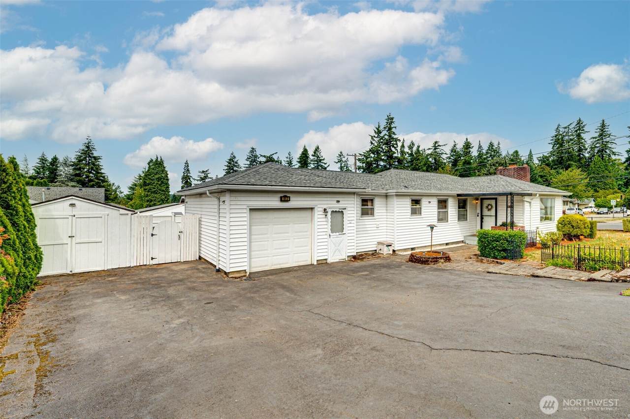 813 16th Avenue - Photo 1