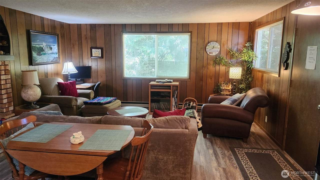 https://bt-photos.global.ssl.fastly.net/nwmls/1280_boomver_1_2557106-1.jpg