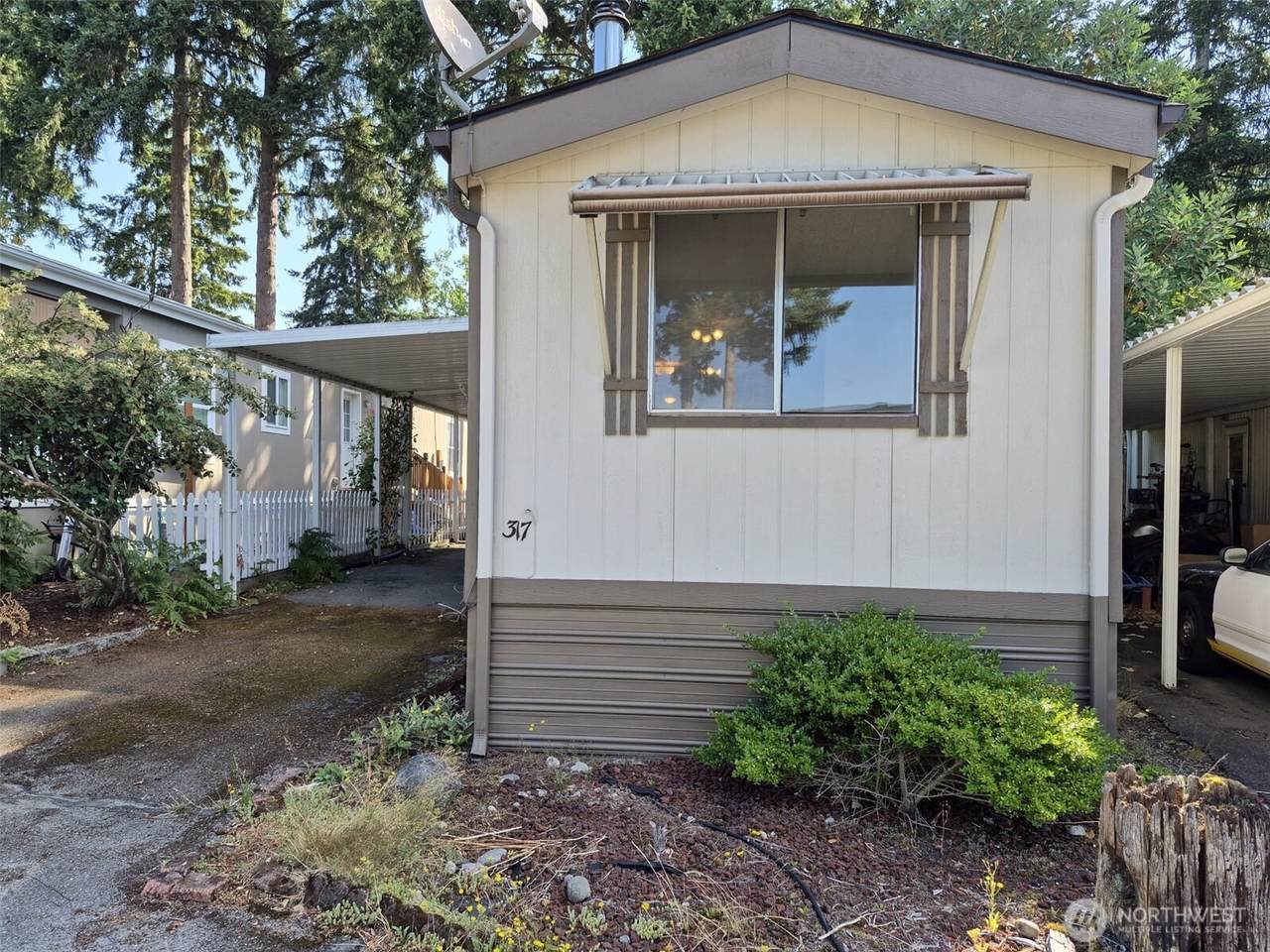 7301 175th Street - Photo 1