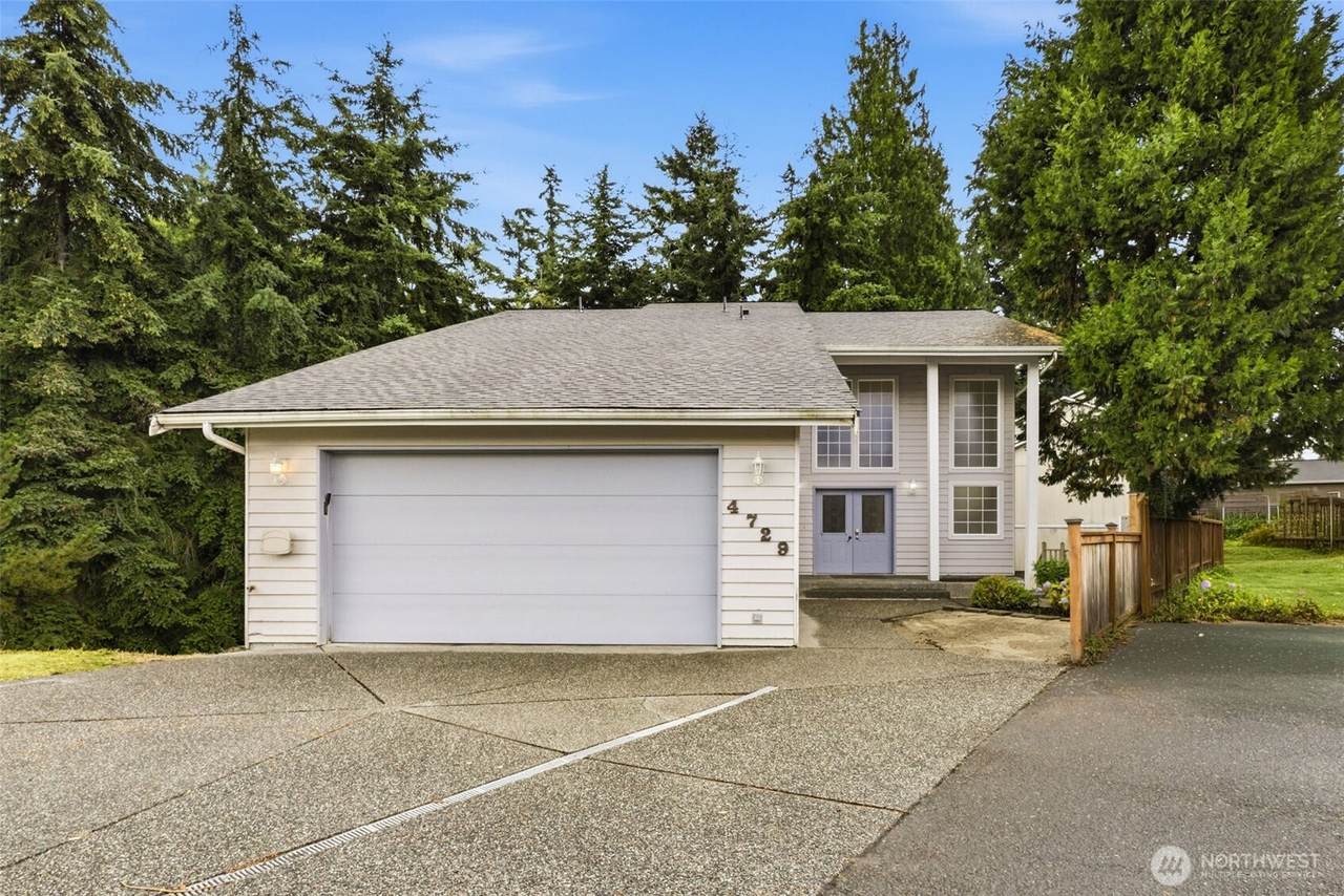 4729 Seahurst Avenue - Photo 1