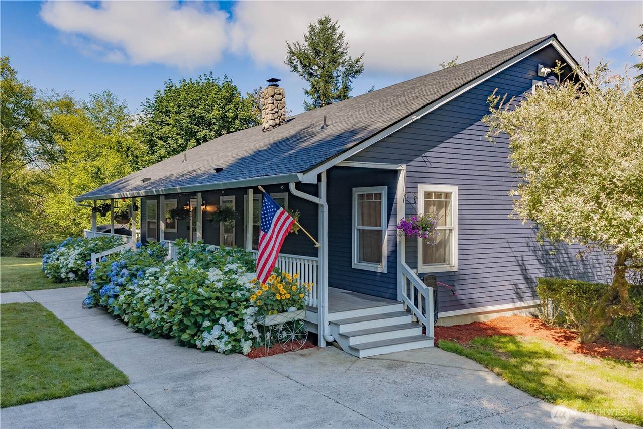 27915 Thompson Circle - Photo 1