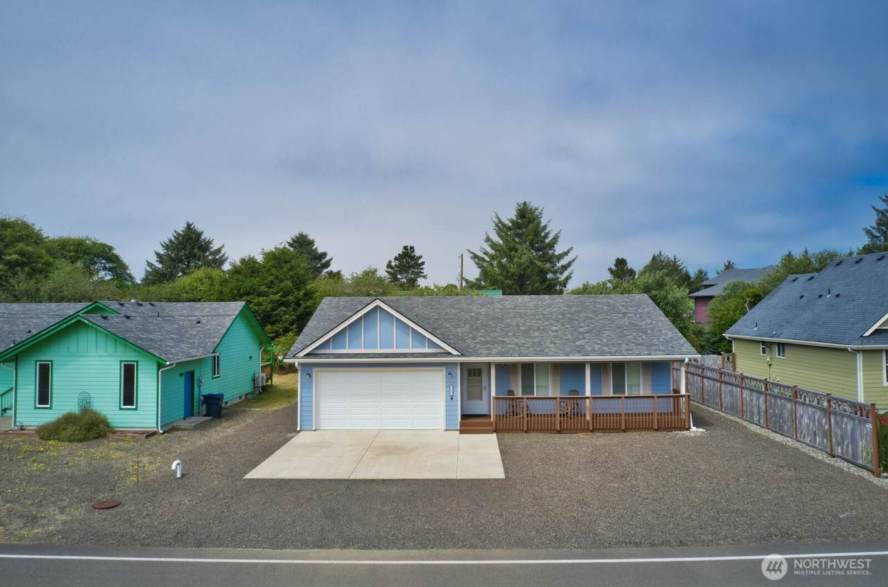 118 Pacific Boulevard - Photo 1
