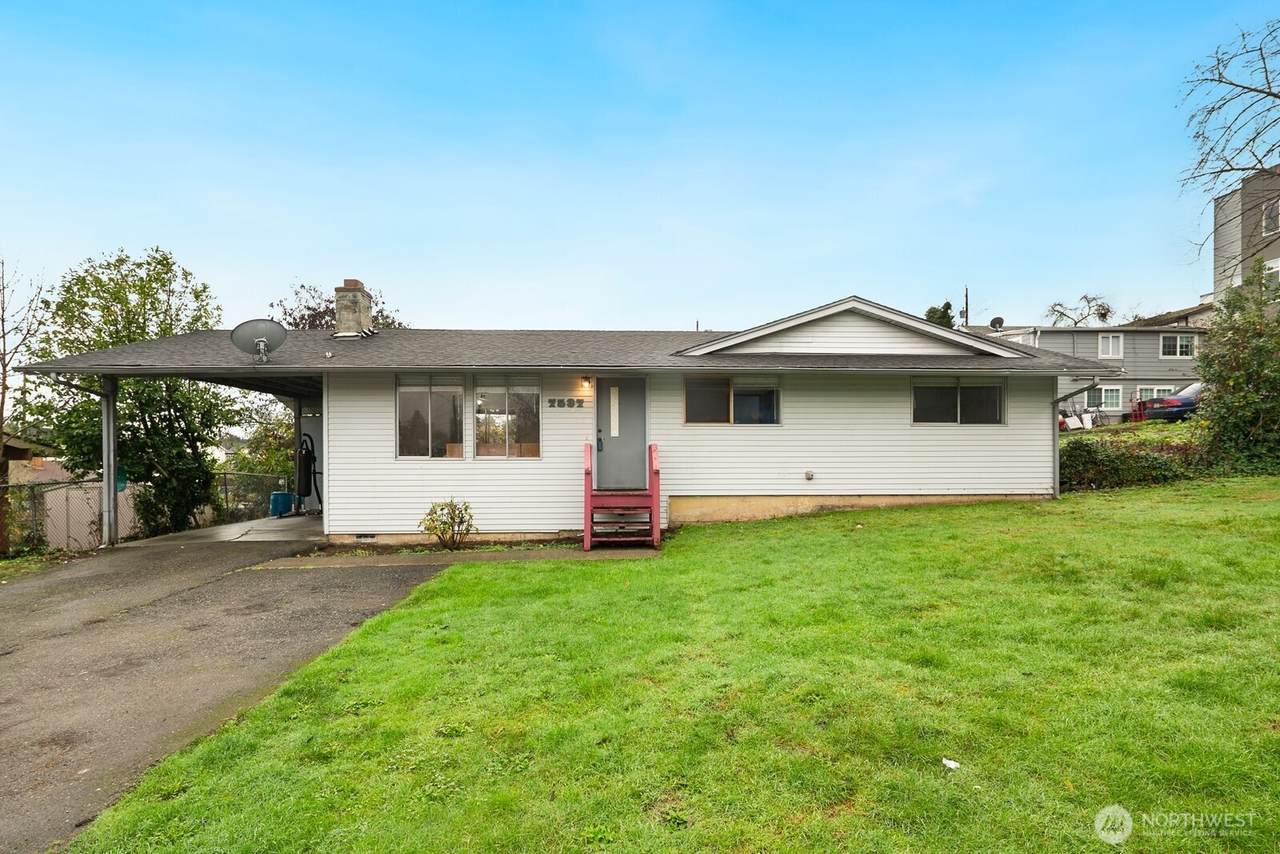 7537 44th Avenue - Photo 1