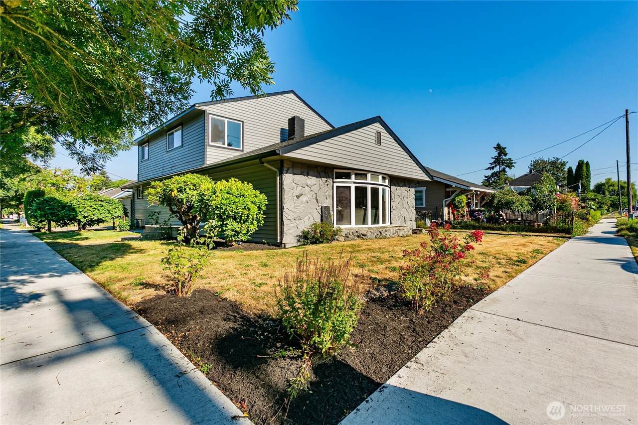 1319 Wood Avenue - Photo 1