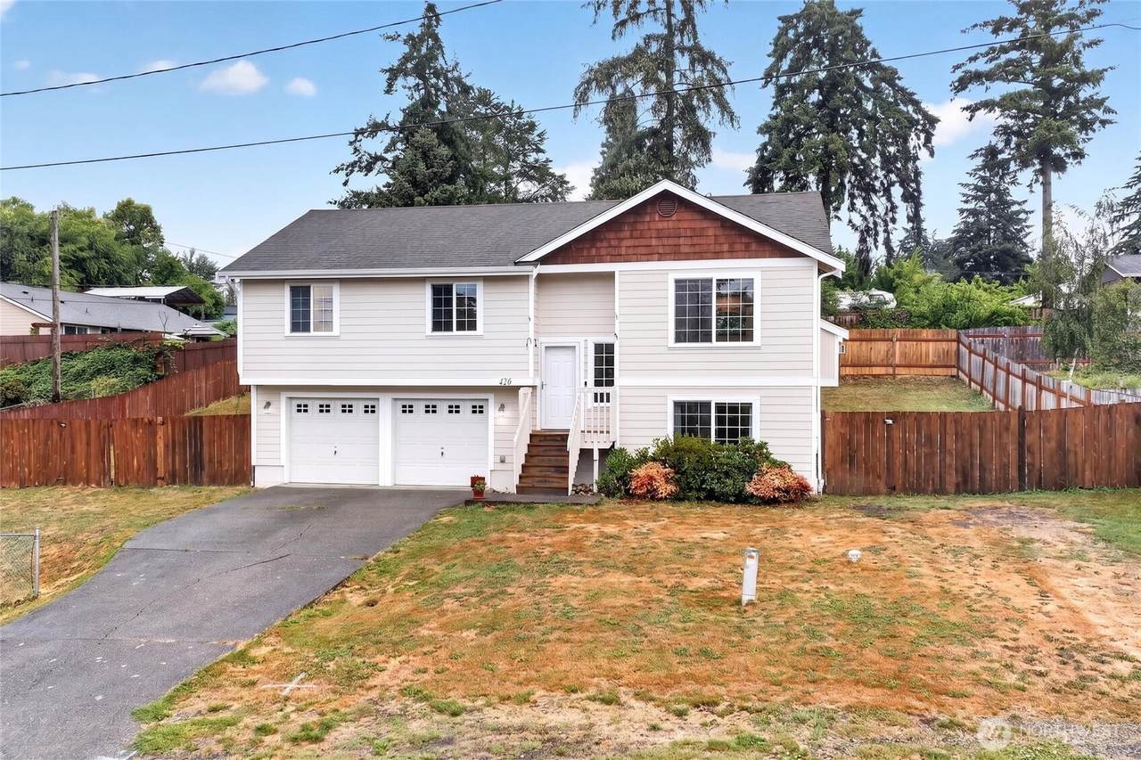 426 Comet Street - Photo 1