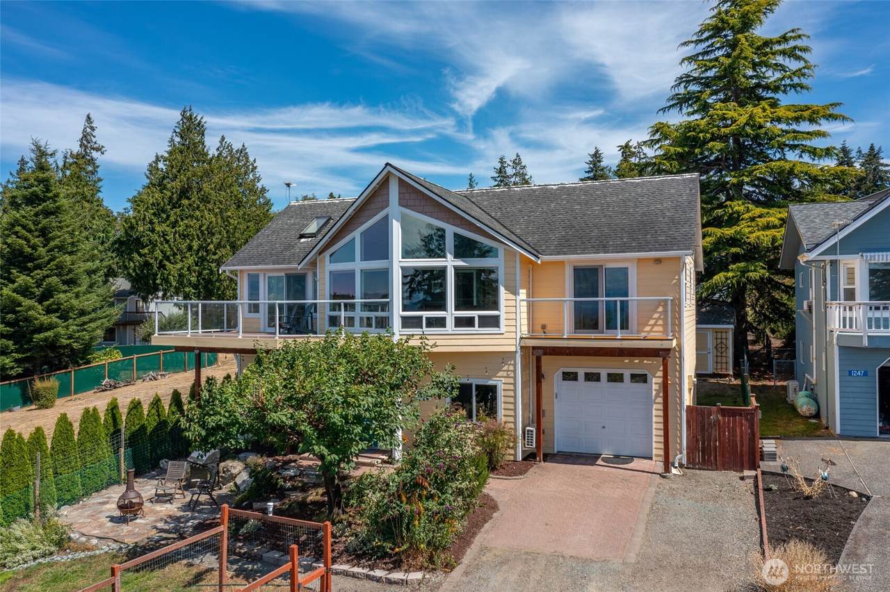 1243 Farragut Drive - Photo 1