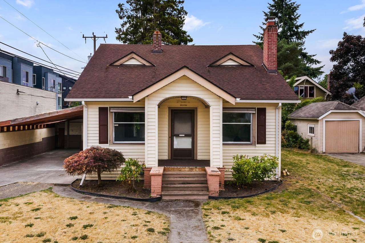 4317 Charlestown Street - Photo 1