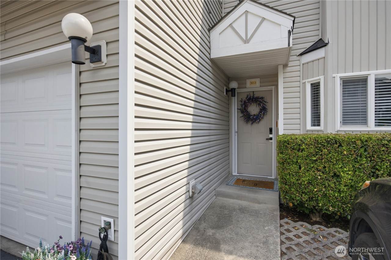 459 Queen Avenue - Photo 1