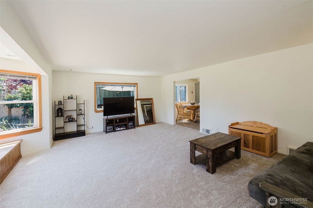 143 Dora Avenue - Photo 1
