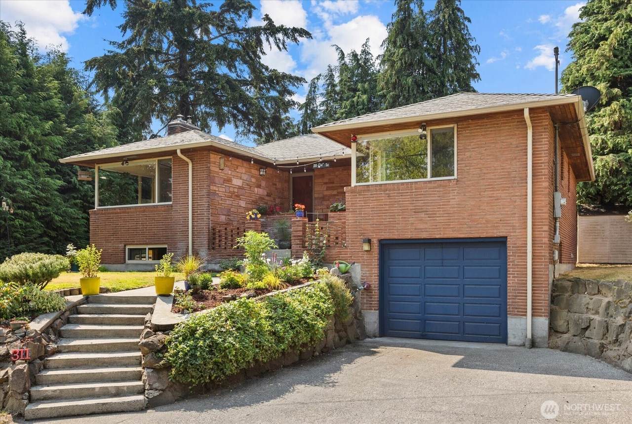 311 104th Street - Photo 1