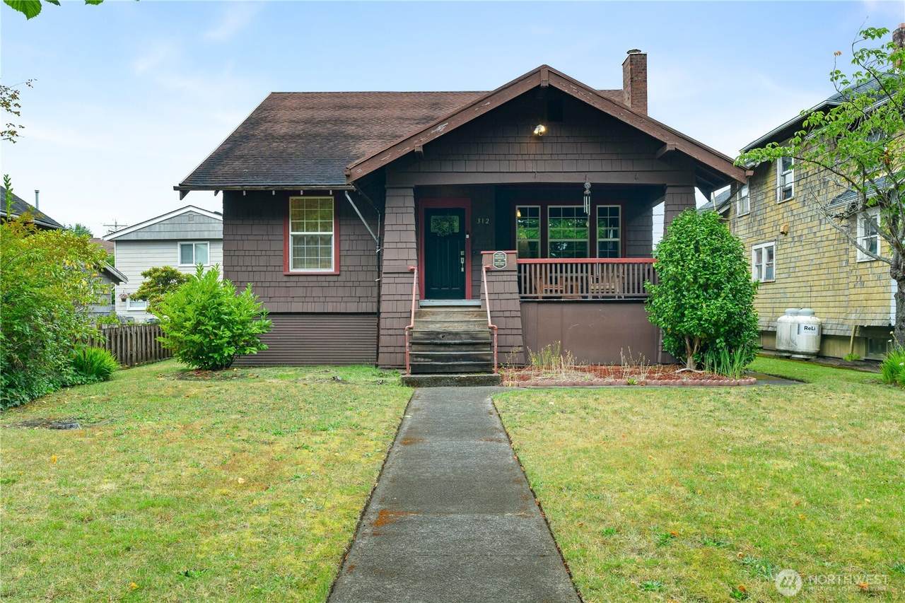 312 2nd Street - Photo 1
