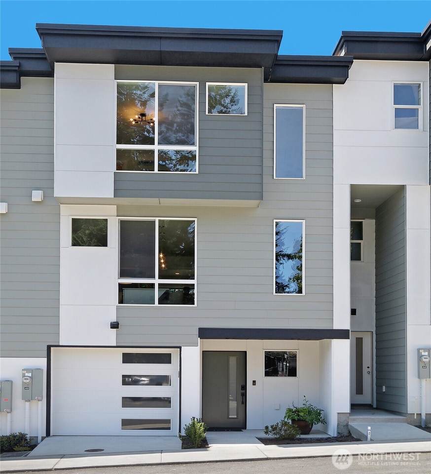 222 124th Street - Photo 1