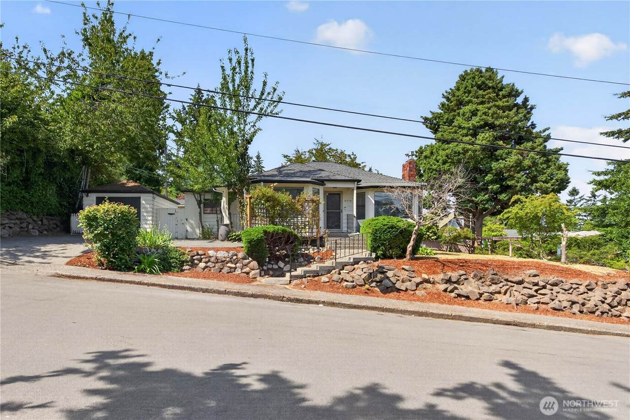 3310 104th Street - Photo 1