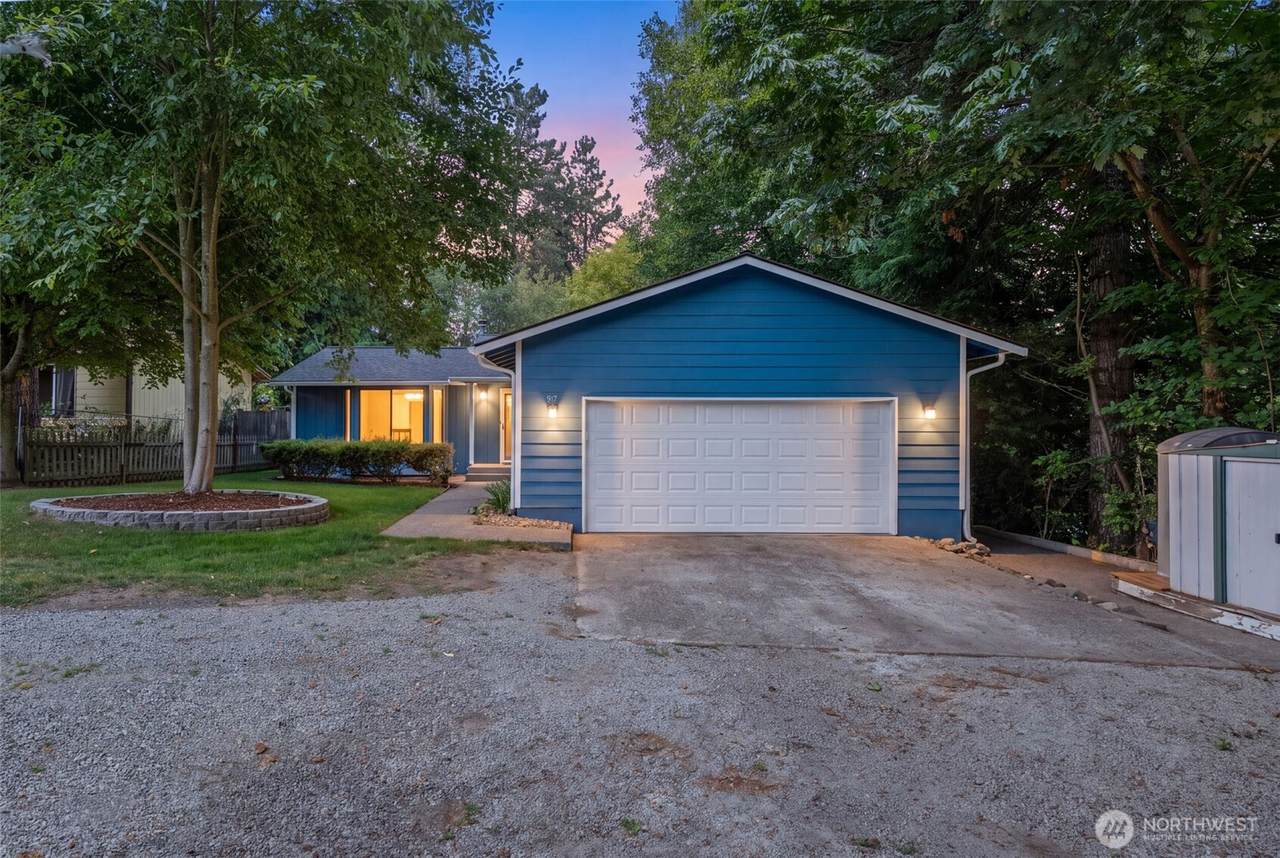 917 7th Avenue - Photo 1