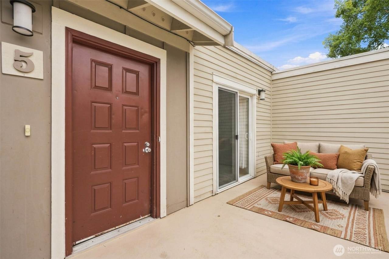 12712 NE 120th Street - Photo 1