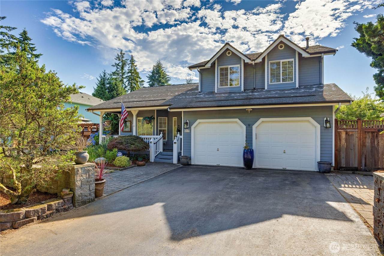 2419 California Avenue - Photo 1