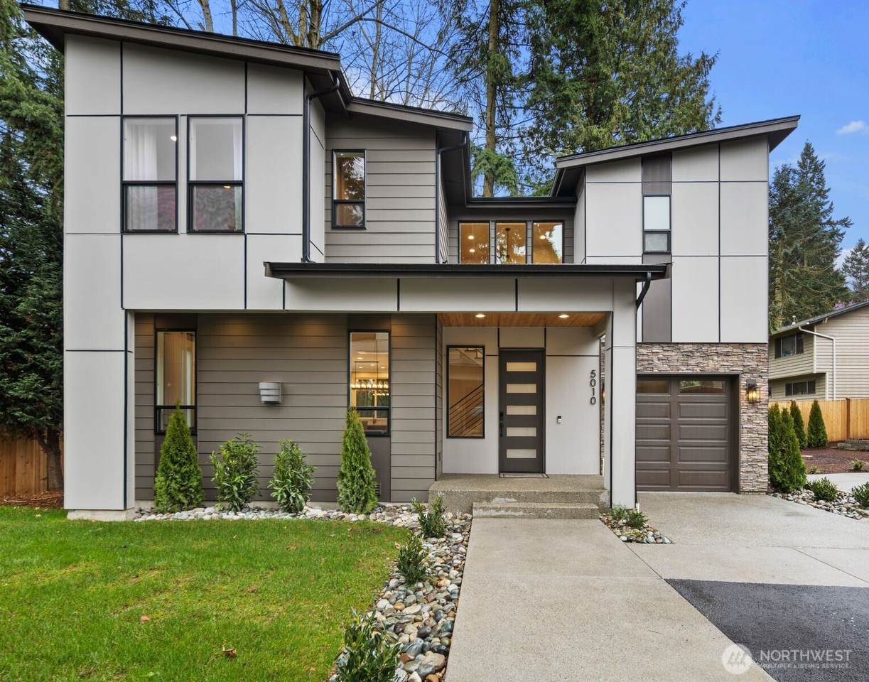 5010 114th Avenue - Photo 1