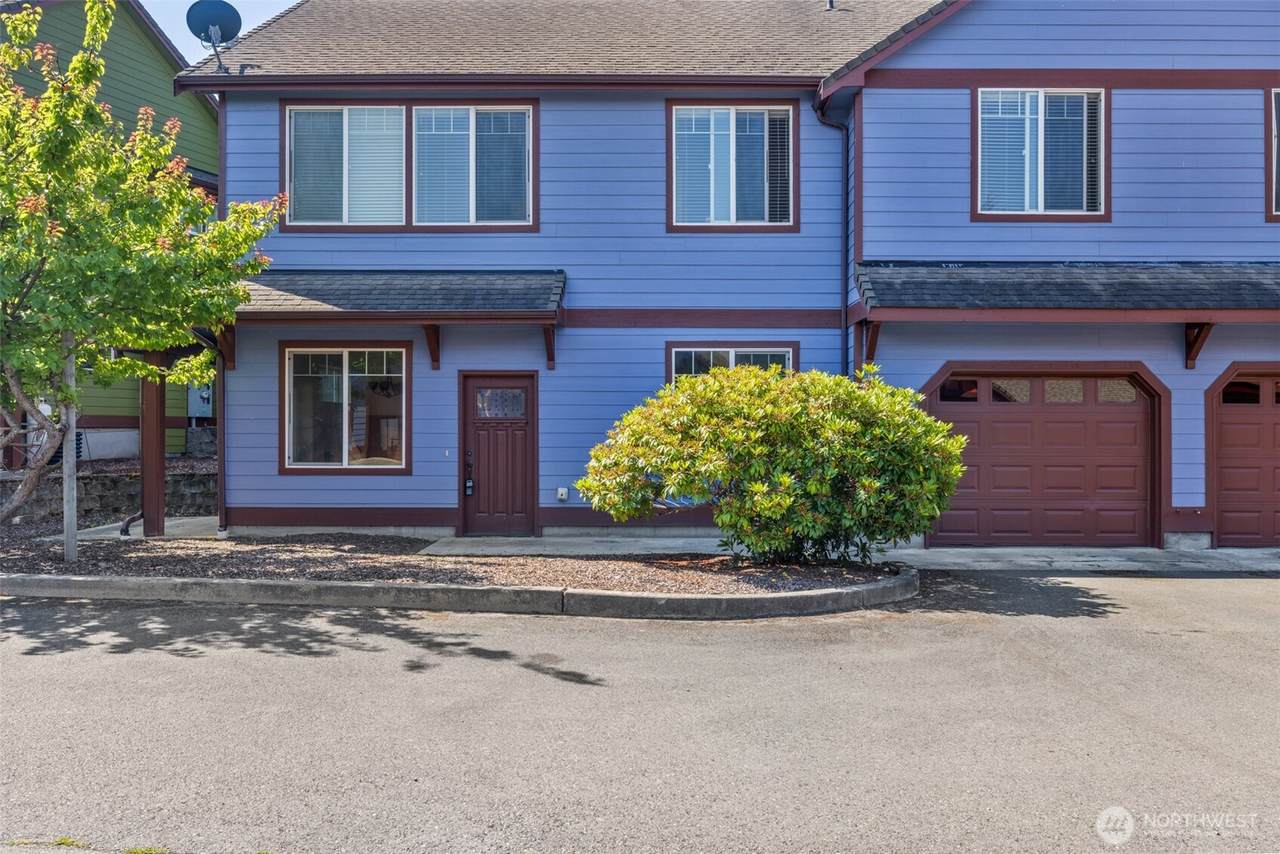 2606 Peach Court - Photo 1