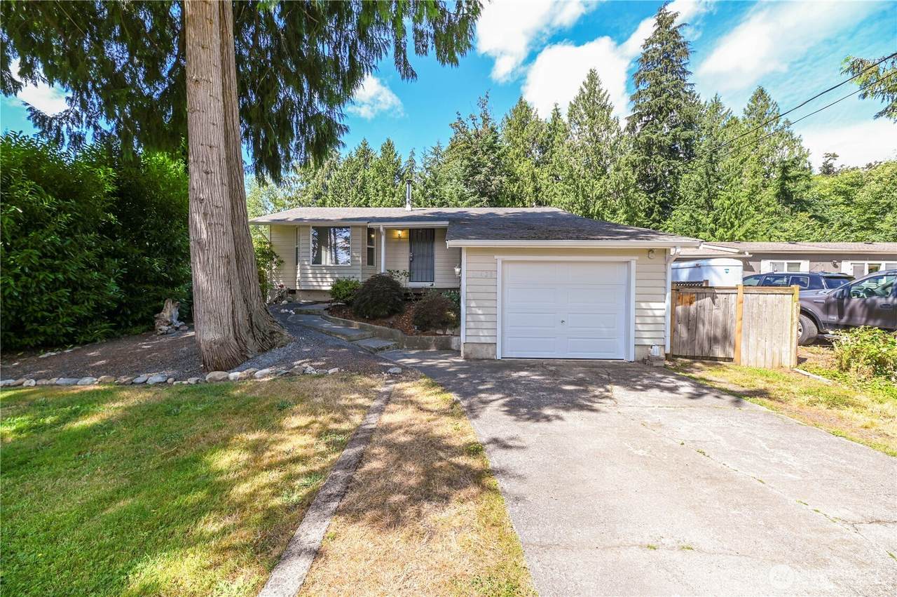 16420 Lake Goodwin Road - Photo 1