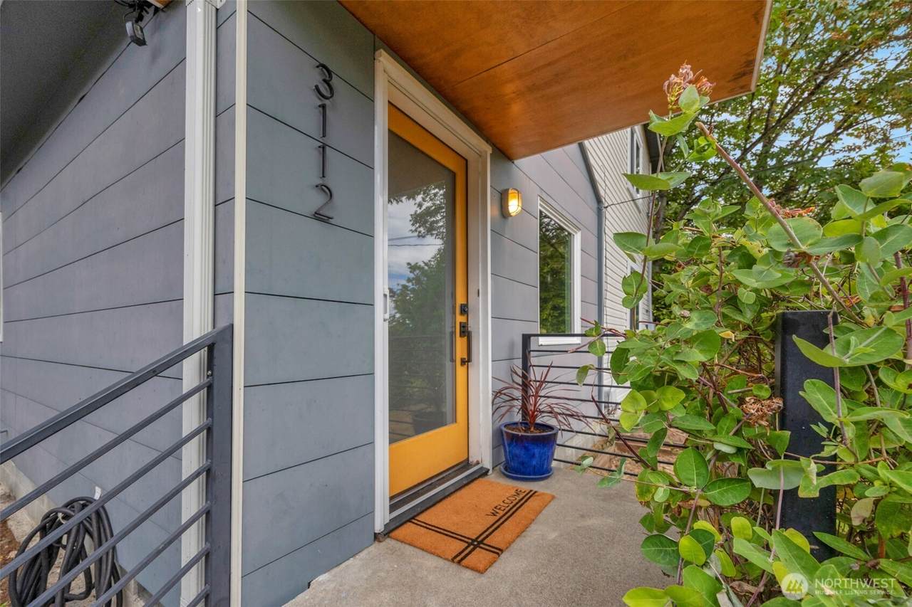 3112 Hudson Street - Photo 1