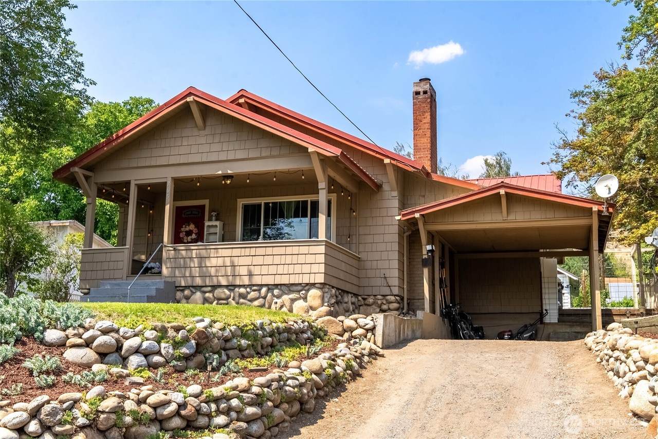 765 3rd Avenue - Photo 1