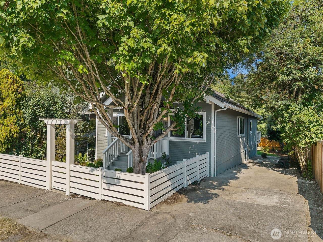 520 30th Avenue - Photo 1