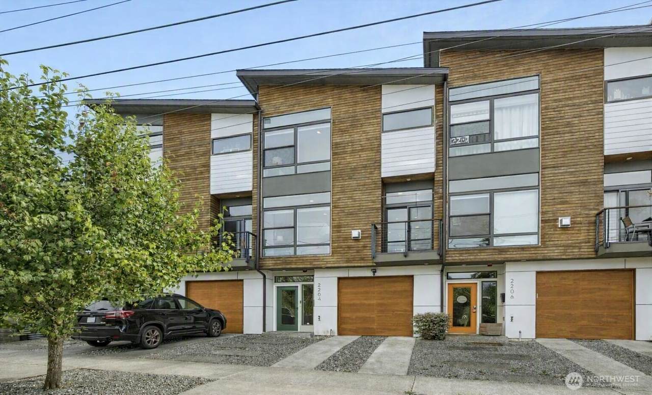 2204 8th Street - Photo 1