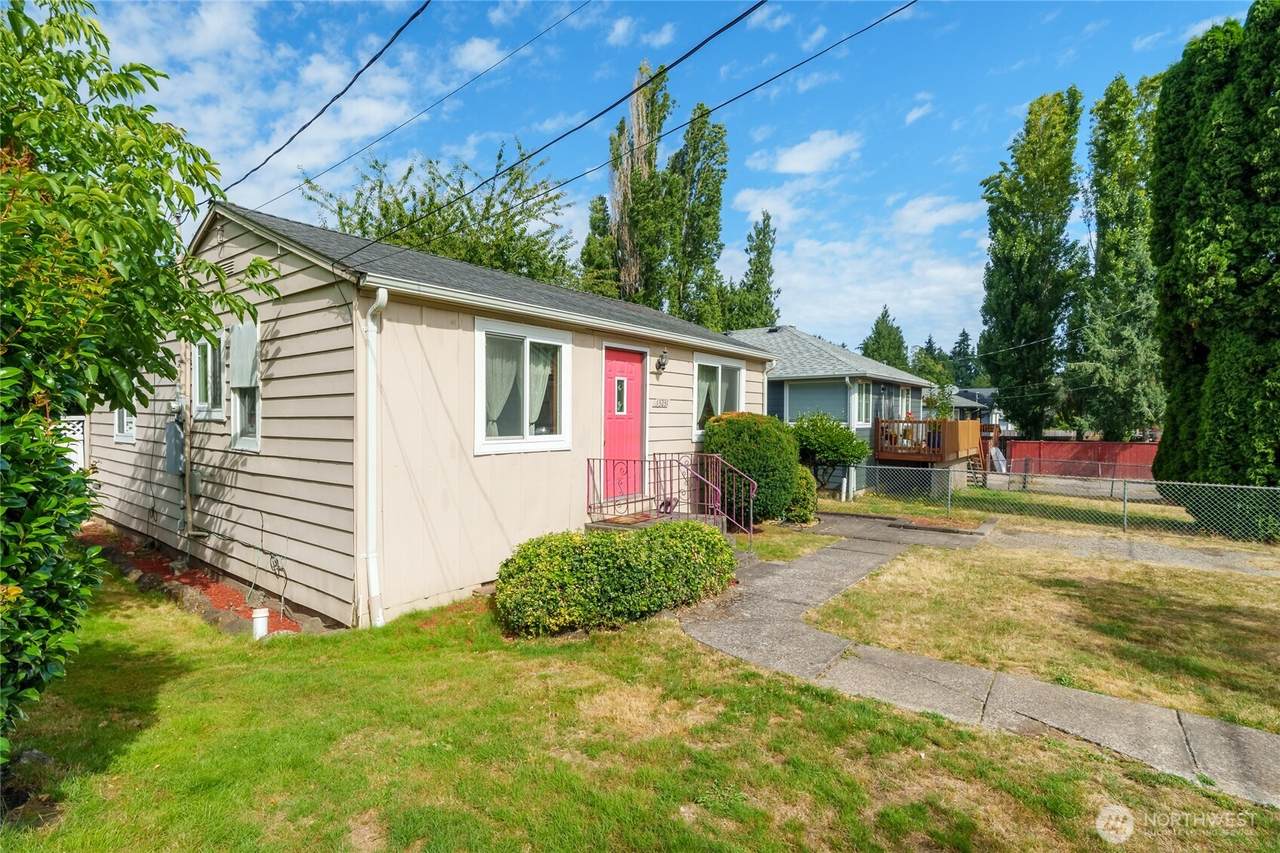 13231 4th Avenue - Photo 1