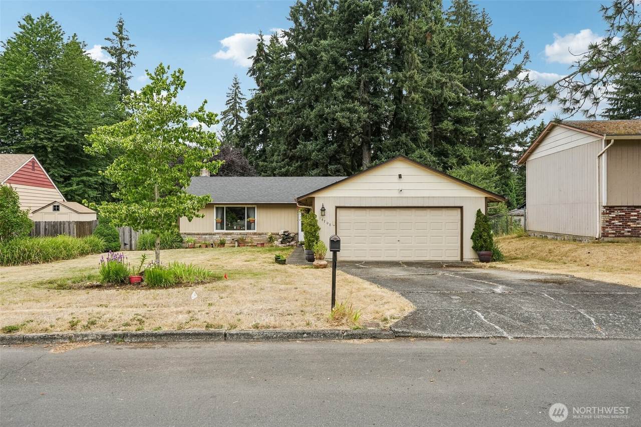 14708 37th Street - Photo 1