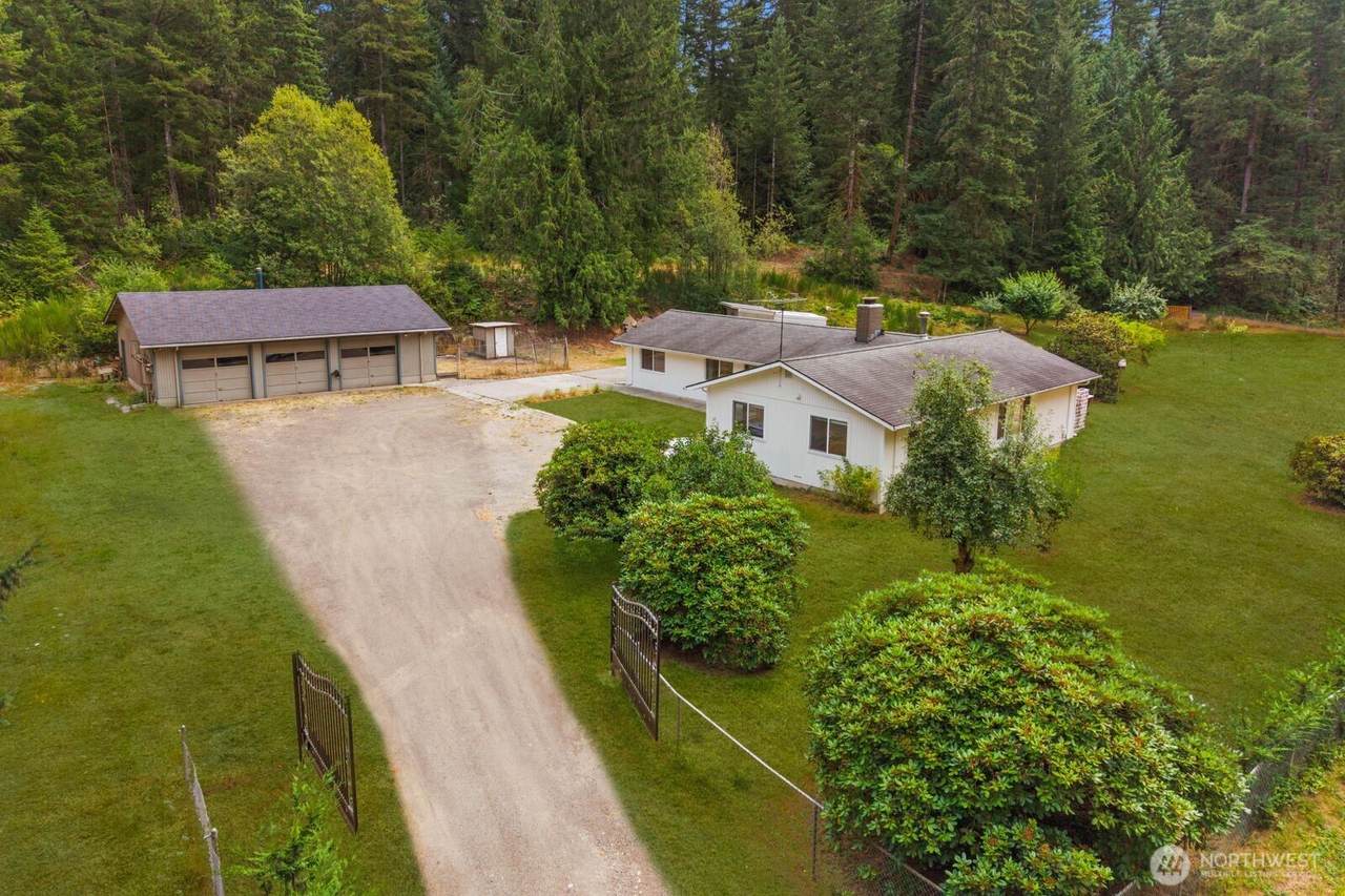 8377 Glenwood Road - Photo 1