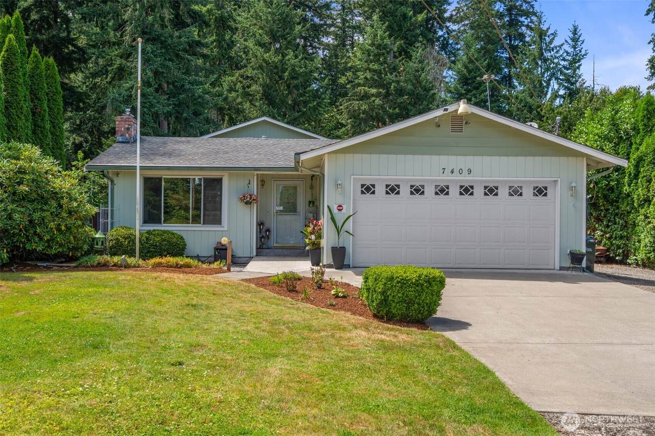 7409 207th Avenue - Photo 1