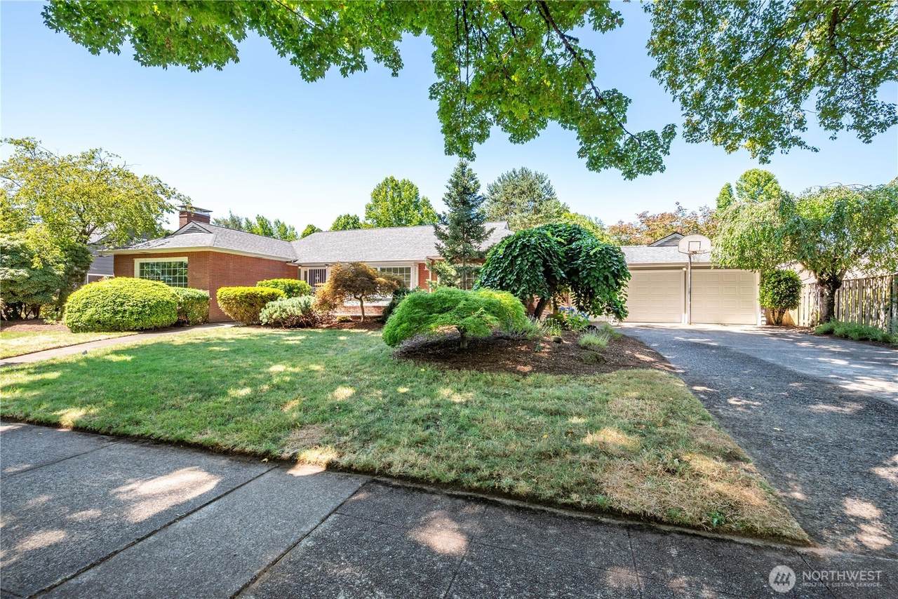 1327 18th Avenue - Photo 1