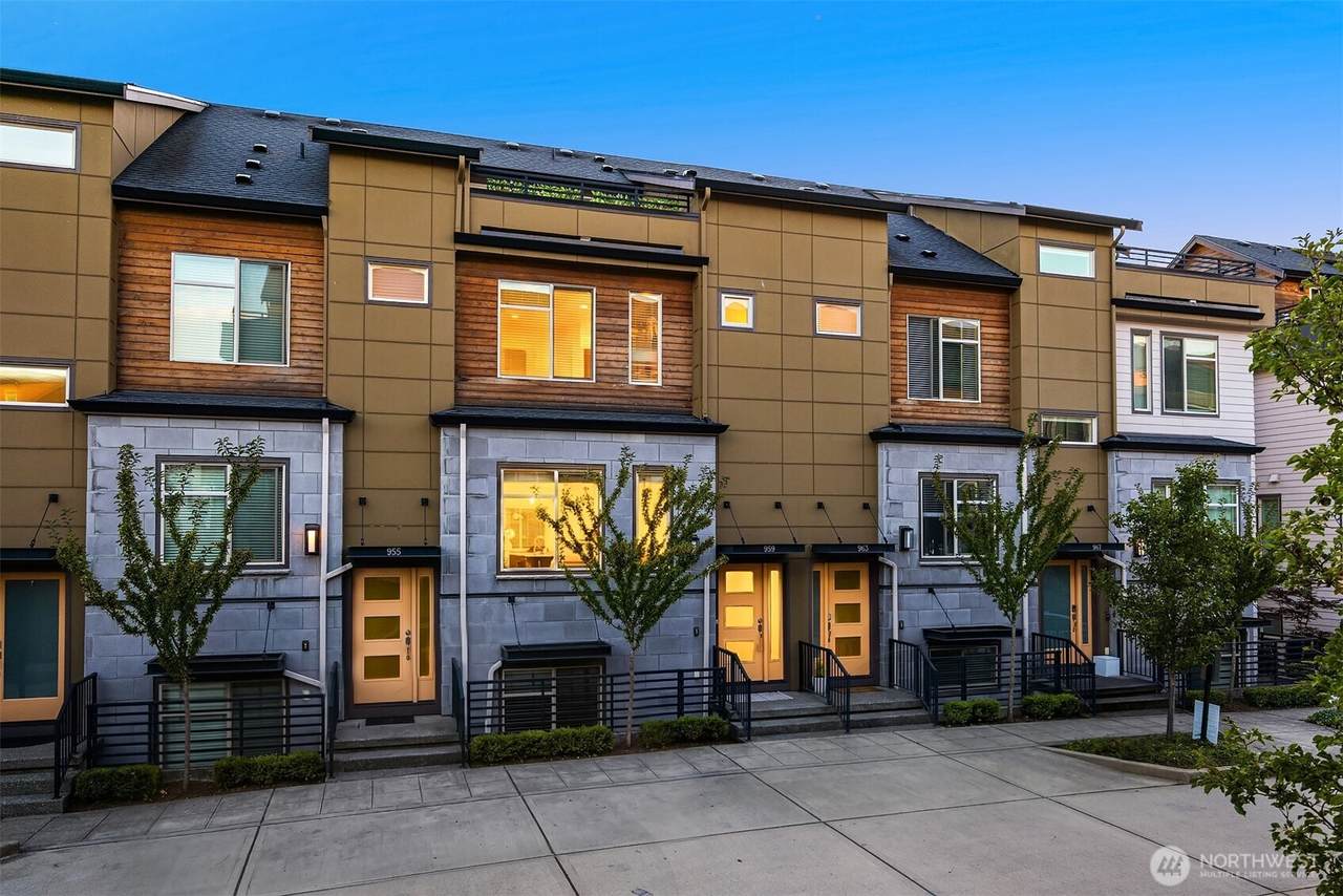 959 6th Avenue - Photo 1