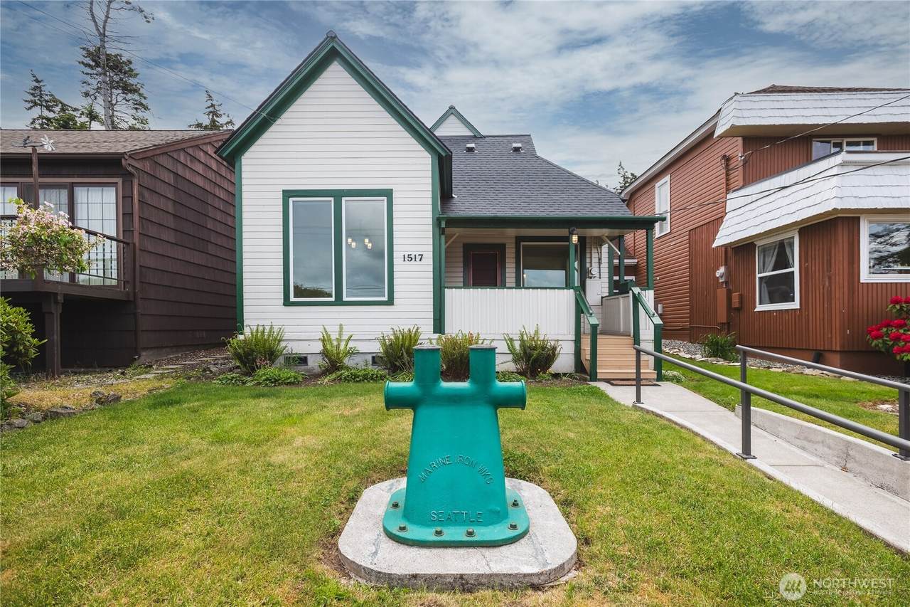 1517 6th Street - Photo 1