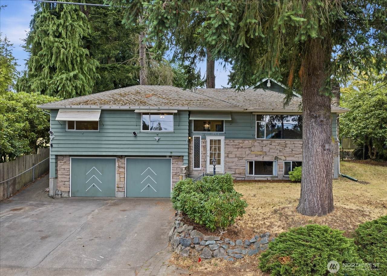 19910 Wallingford Avenue - Photo 1
