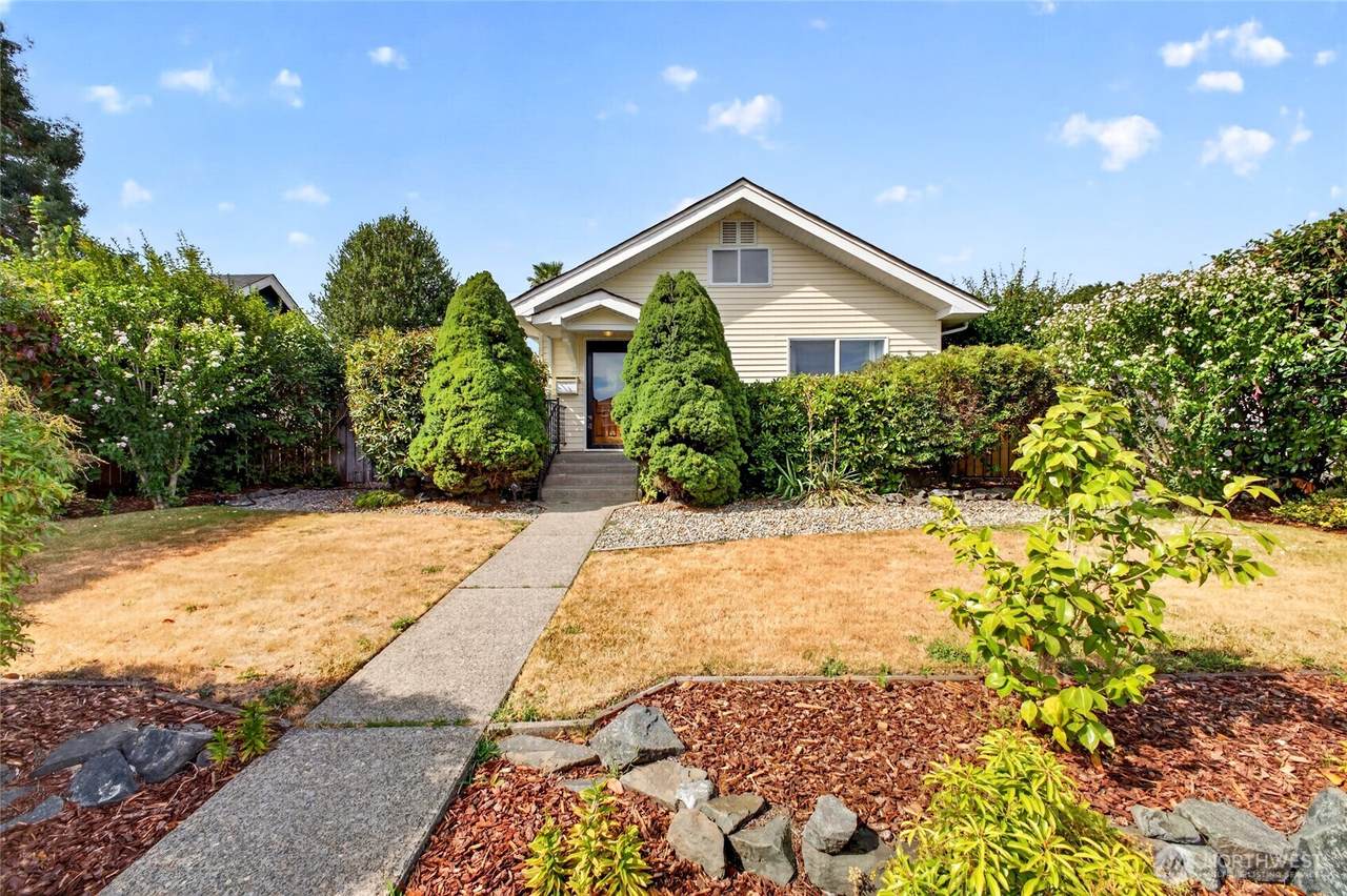 4605 6th Avenue - Photo 1