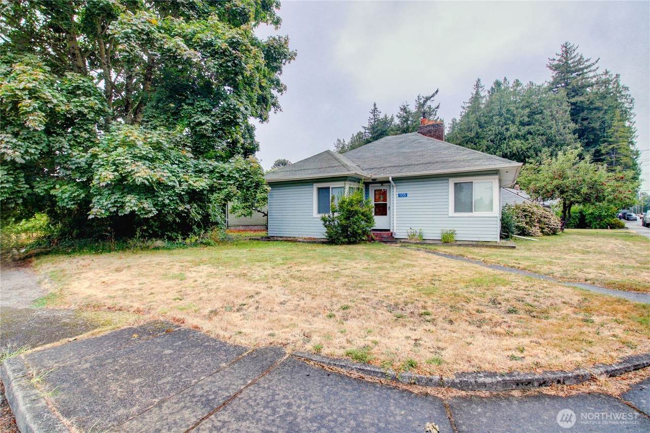 1135 Orange Avenue - Photo 1